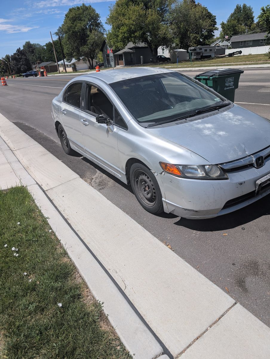 parting out 2008 HONDA CIVIC 1.8 vtek motor  FOUR DOOR A SMALL AMOUNT OF BODY DAMAGE RIGHT NOW BUT EASY TO FIX UP