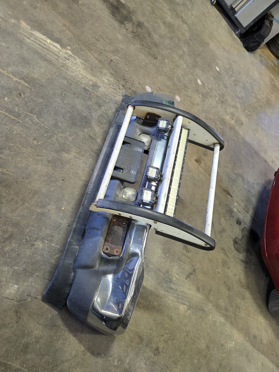 99-06 ford f250 and f350 parts 300 for everything NEED IT GONE ASAP