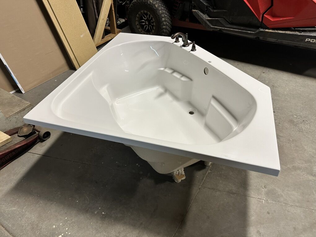 Aquatic Whirlpool Tub