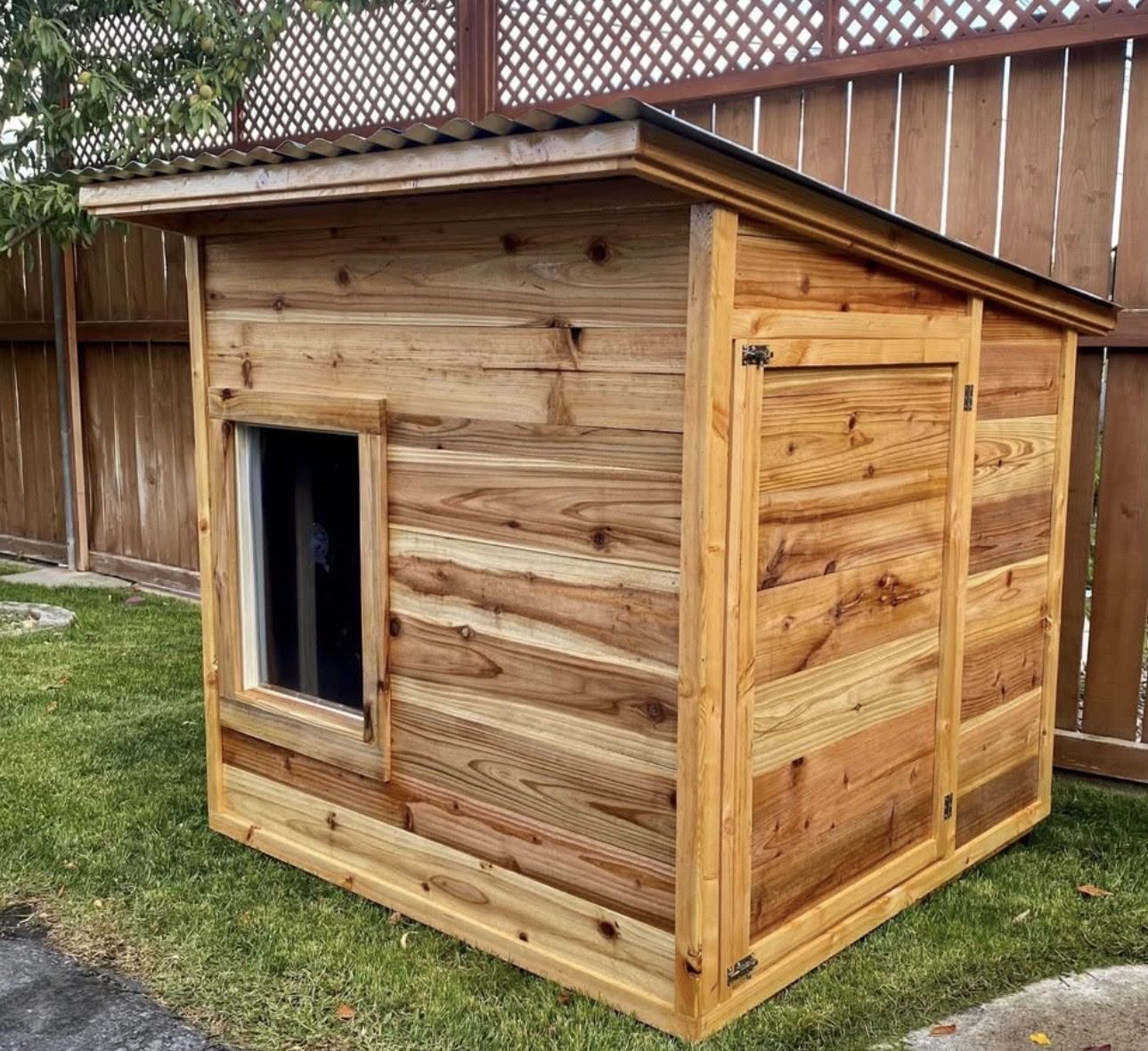 New Solid Wood Dog House