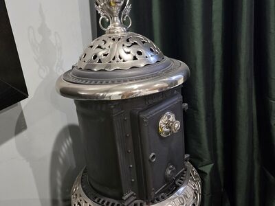 Vintage Cast Iron Parlor Stove – “Colonial” No. 216A – Ornate Nickel Trim