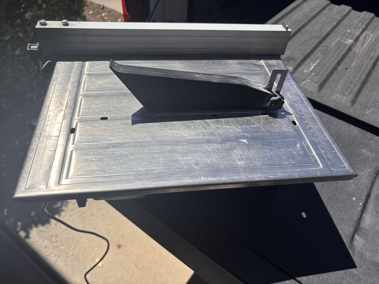 Nice, good working 7” wet tile saw