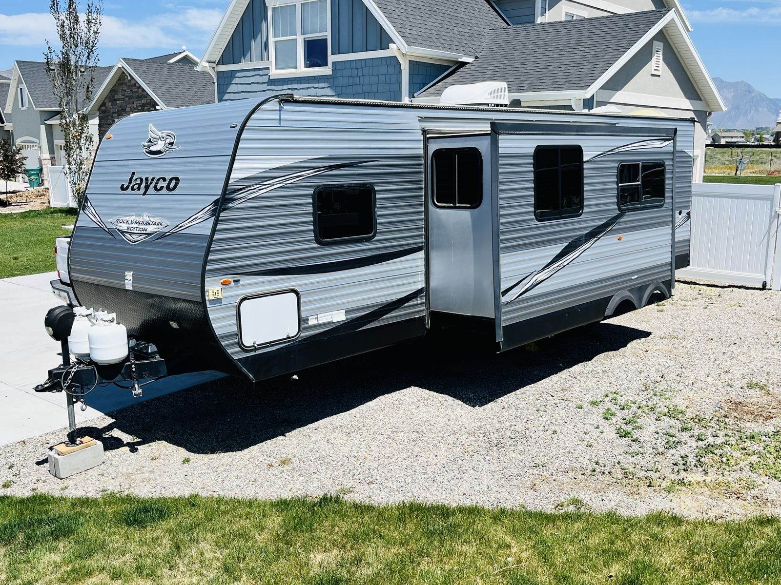 2020 Jayco Jay Flight 26BH – Clean, Bunkhouse, Sleeps 8+