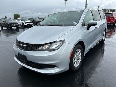 2022 Chrysler Voyager LX