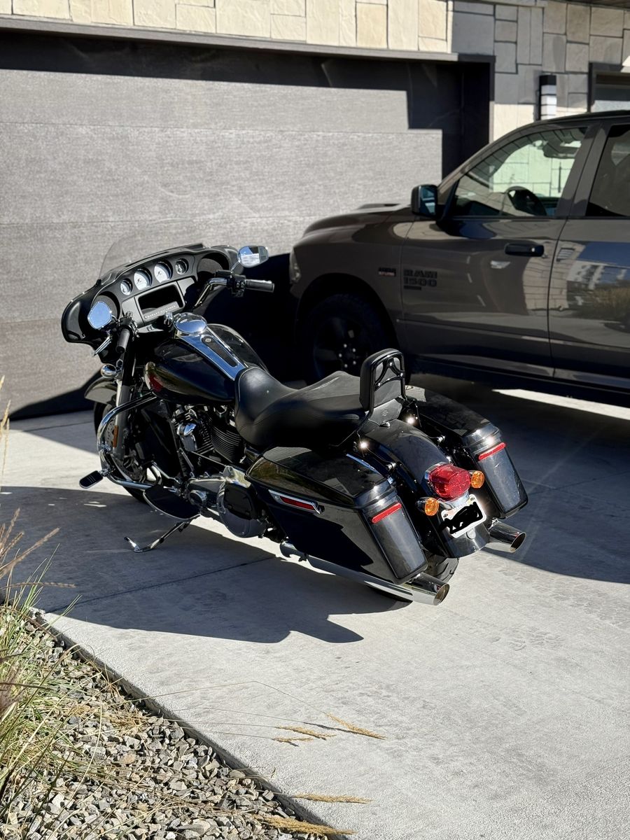 2021 Harley-Davidson FLHT ELCGL — only 7,100 miles.