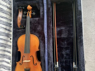 Samuel Eastman VL80 size 4/4 with Two Bows and Accessories