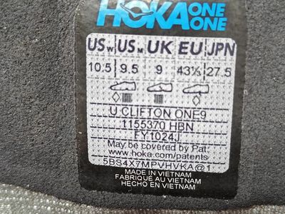 Brand New, Never Used Mens Hoka Clifton 9 running shoe size 9.5