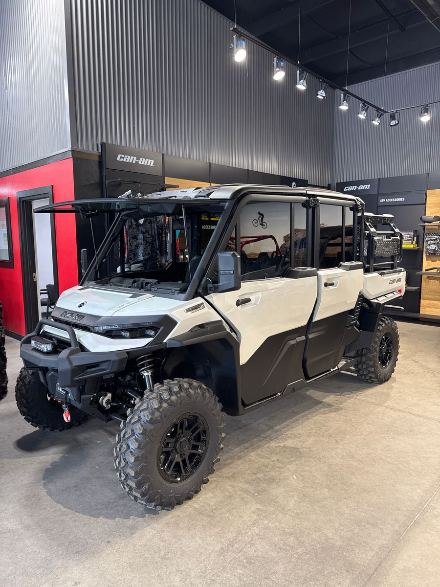 2026 Can-Am Defender MAX Limited HD11