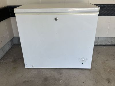 GE 8 cubic ft chest freezer