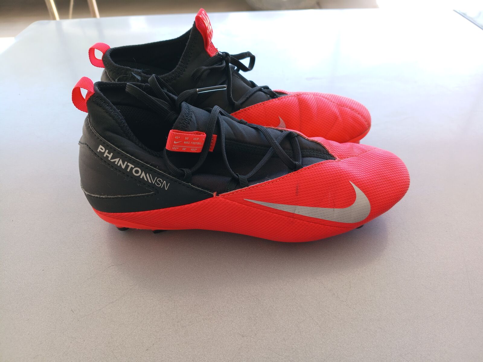 Girls Nike Fantom VSN Soccer Cleats Size 6