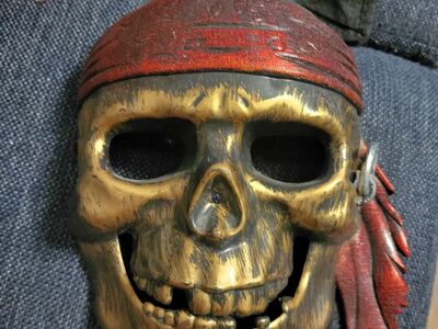 Pirate Skull gold color
