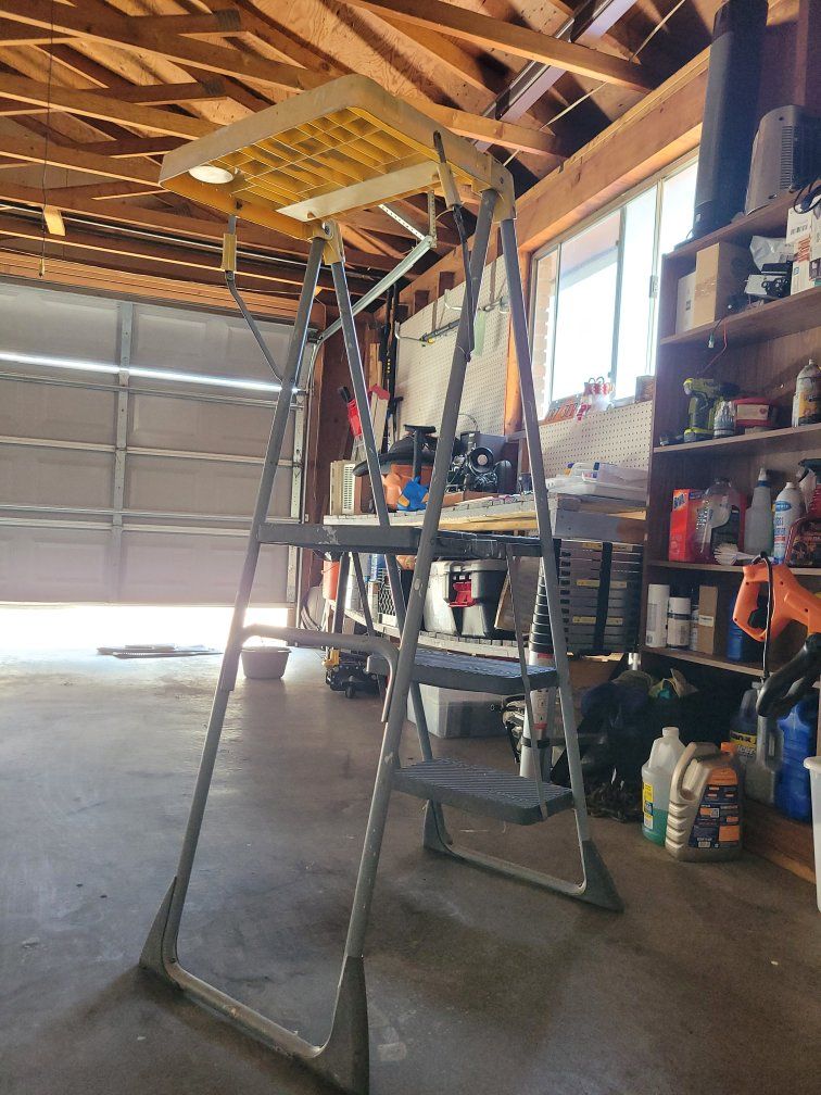 Industrial Work Platform Ladder - Multi-Purpose Step Stool with Integrated Light