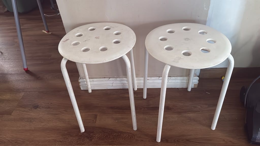 2 Chairs