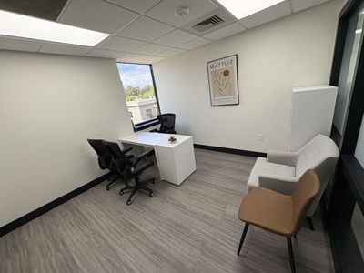 Private, Quiet Therapy Office ️ – Fully Furnished + Reception Included