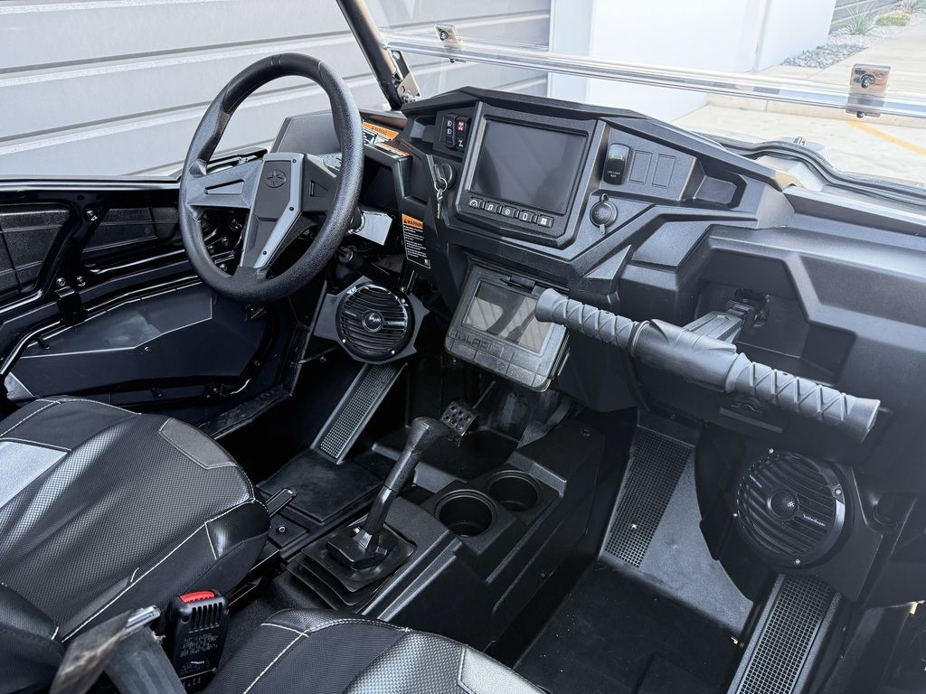 Main image 7
