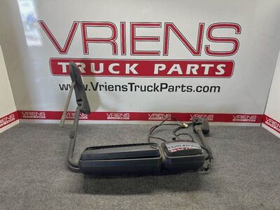 International Left Bracket