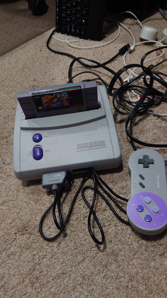 Nintendo Super Nintendo Entertainment System (SNES) Console with Controller & NCAA Basketball Game