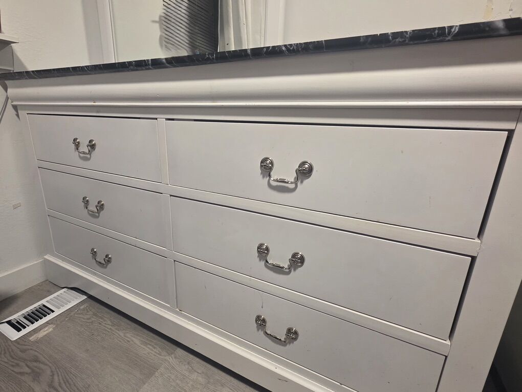 White Used Dresser With Mirror