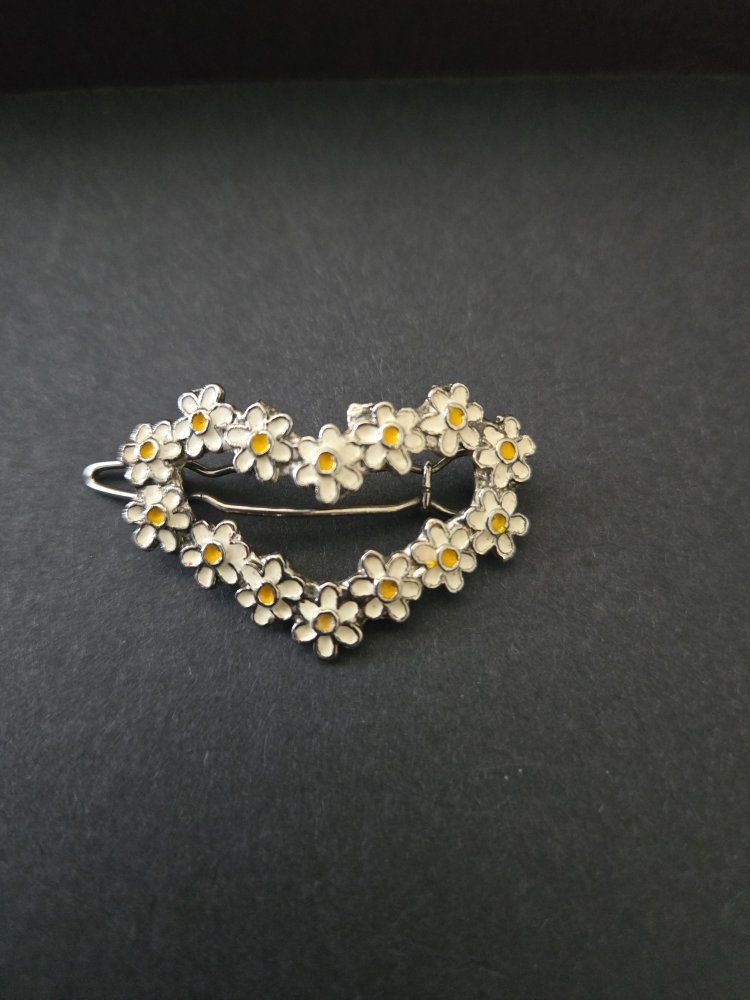 Vintage White Enamel Daisy Flower Heart Barrette Hair Clip