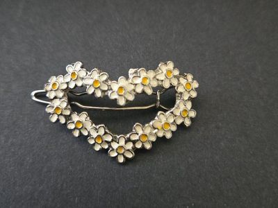 Vintage White Enamel Daisy Flower Heart Barrette Hair Clip