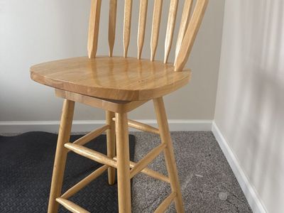 Natural Wood Swivel Bar Stool with Spindle Back, Light Brown Finish
