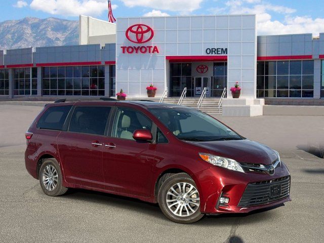 2020 Toyota Sienna XLE 8-Passenger