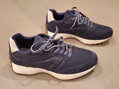 Carmela sneakers size 9.5 (40)