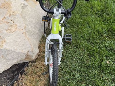 Woom 2 Kids Bike 14 Inch Wheels Green lightweight Pedal Bike