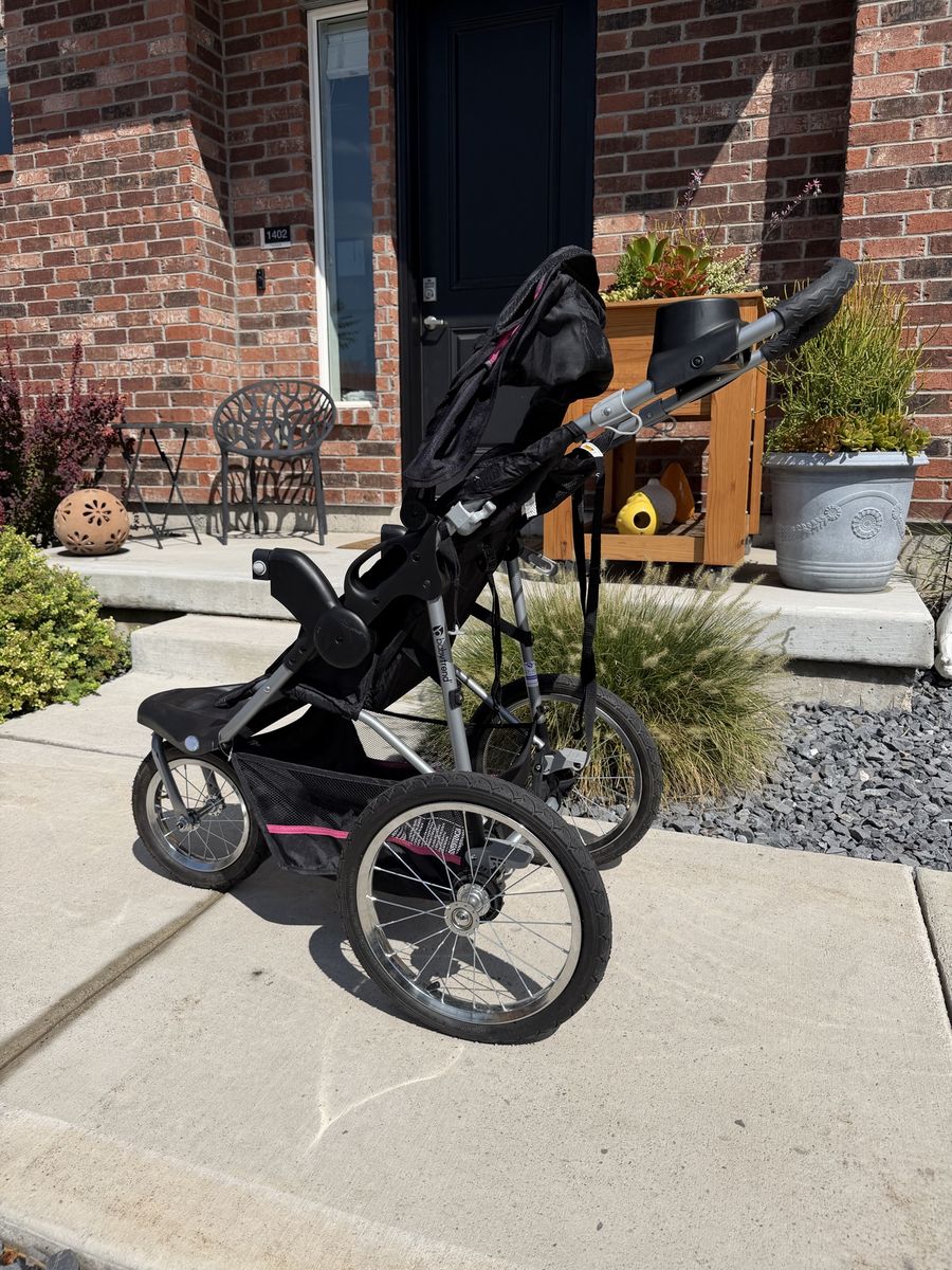 Baby Trend Expedition Jogging Stroller – Black/Pink