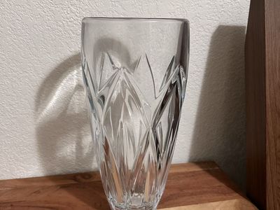New Mikasa Whitehall Flower Vase