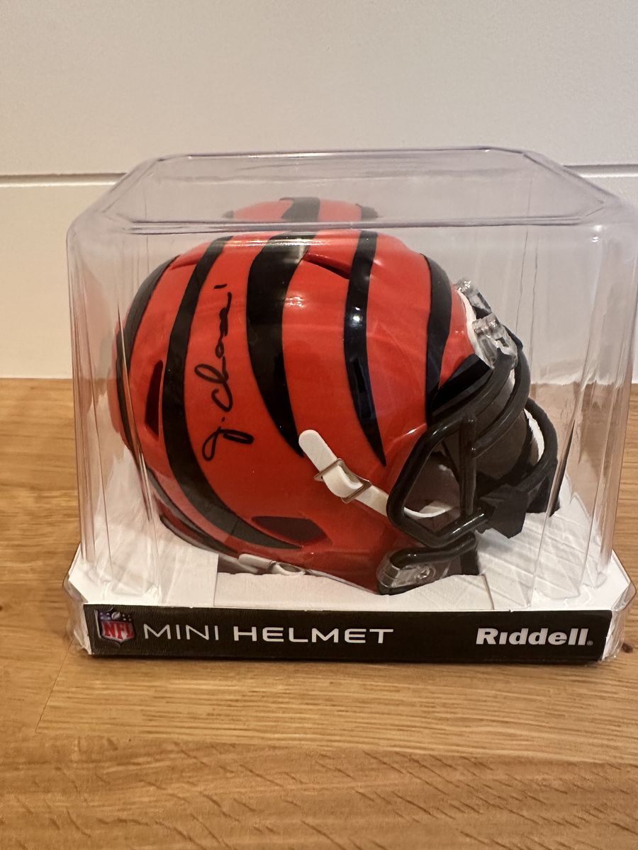 Ja’Marr Chase Signed Bengals Mini Helmet  with visor Beckett Authenticated