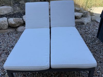 Outdoor Patio double Chaise Lounge with White Cushions