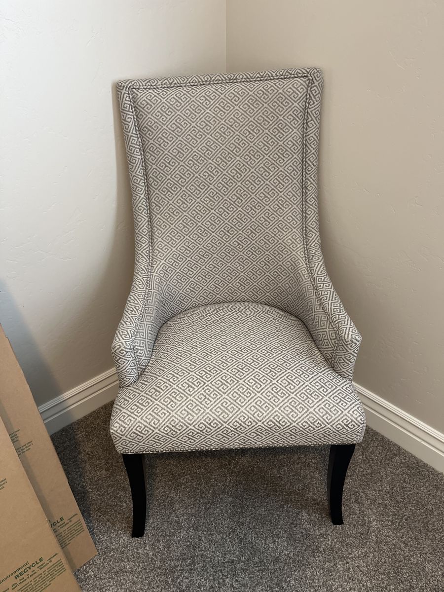 2 decorative chairs