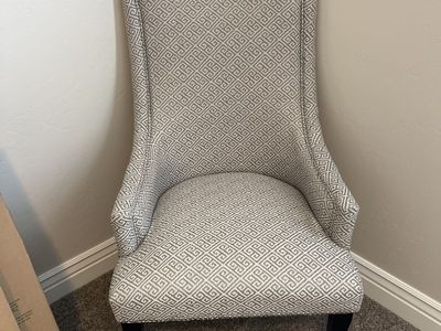 2 decorative chairs