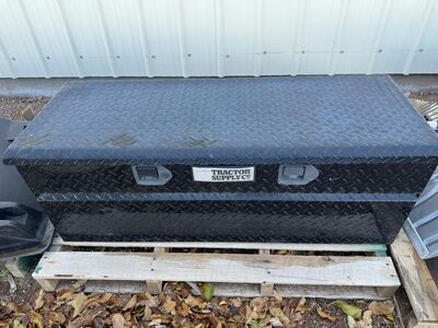 Tractor Supply 48 Aluminum Tool Box/Chest