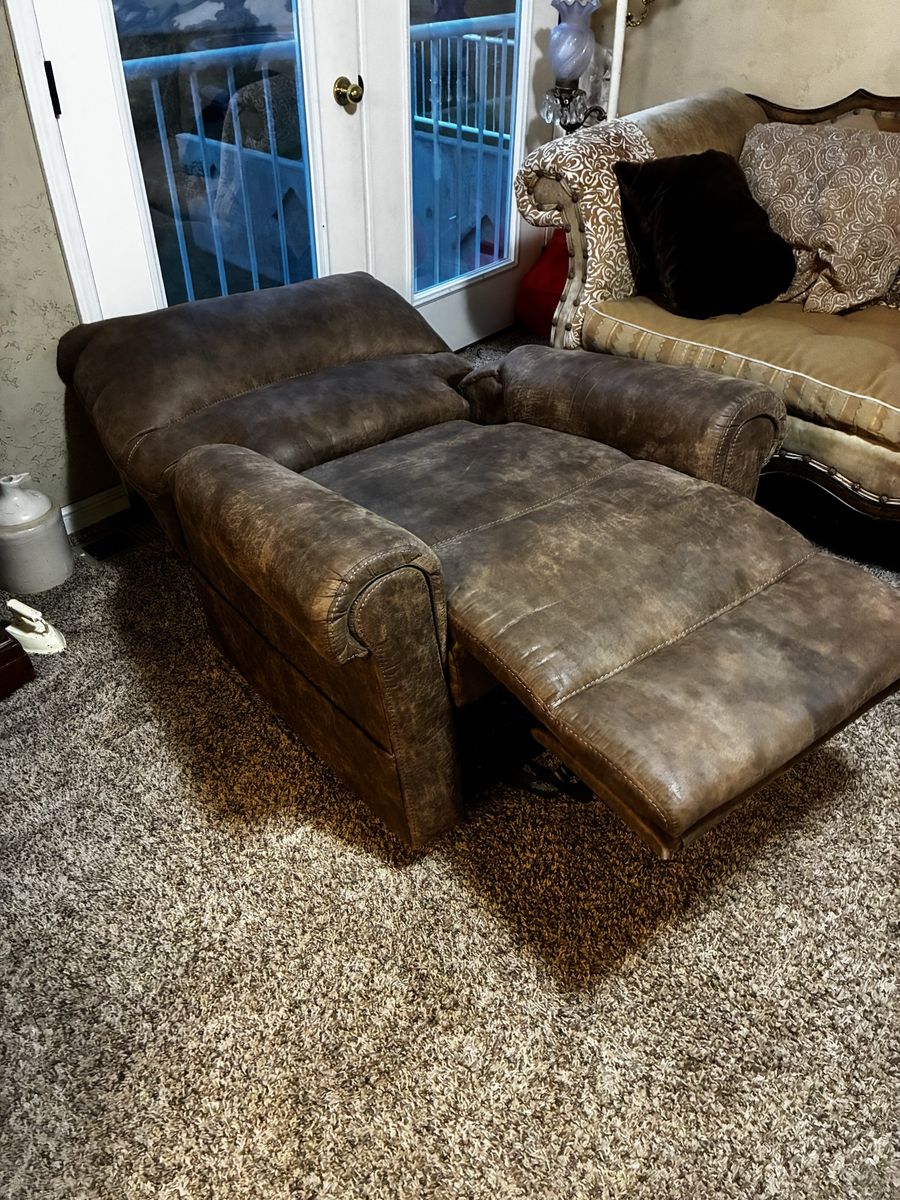 Main image 3