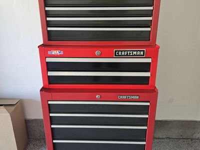 CRAFTSMAN ROLLING TOOL BOX.