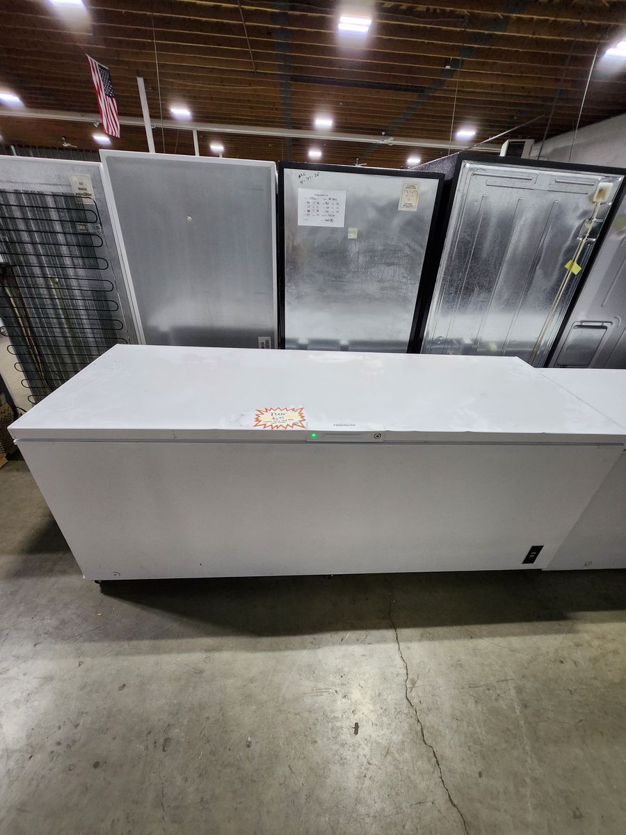 BRAND NEW! FRIGIDAIRE 24.8 CF CHEST FREEZER!