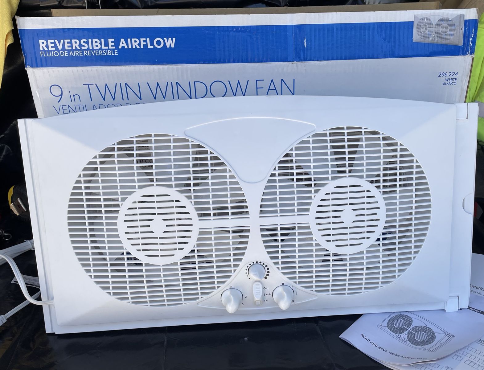 9-inch Twin Window Fan with Reversible Airflow - White - New in Box