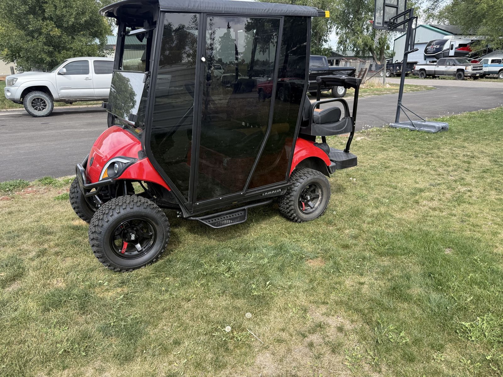 2017 Yamaha 4 Seater Golf cart LOADED!