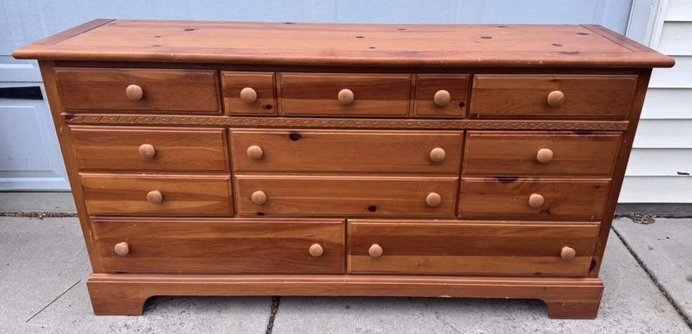 Darling dresser