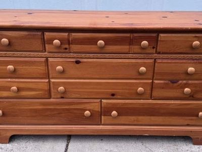 Darling dresser