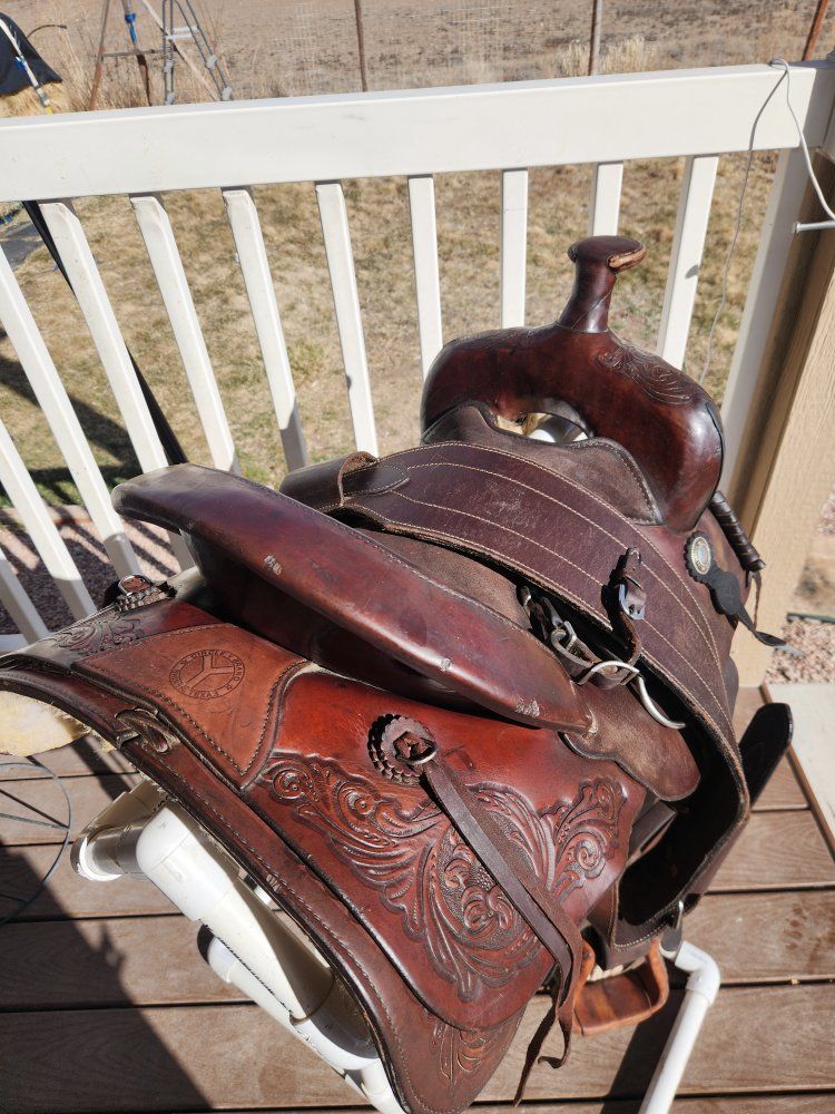 All around roping saddle circle Y