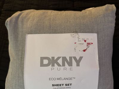 King size sheet set.