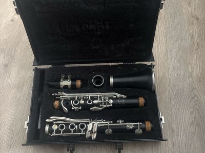 Kenosha, Wis Clarinet with case