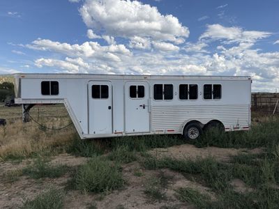 2003 Featherlite 4 Horse