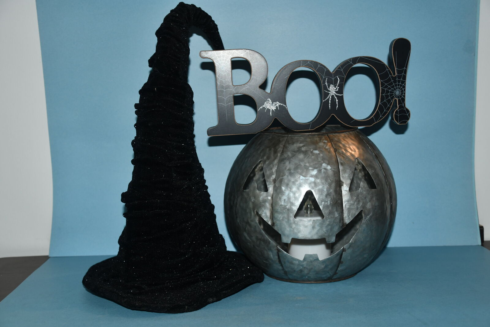 3 HALLOWEEN DECOR ITEMS ~ SPARKLY WITCH HAT, LIGHTED METAL PUMPKIN & BOO SIGN ~ VERY CUTE!