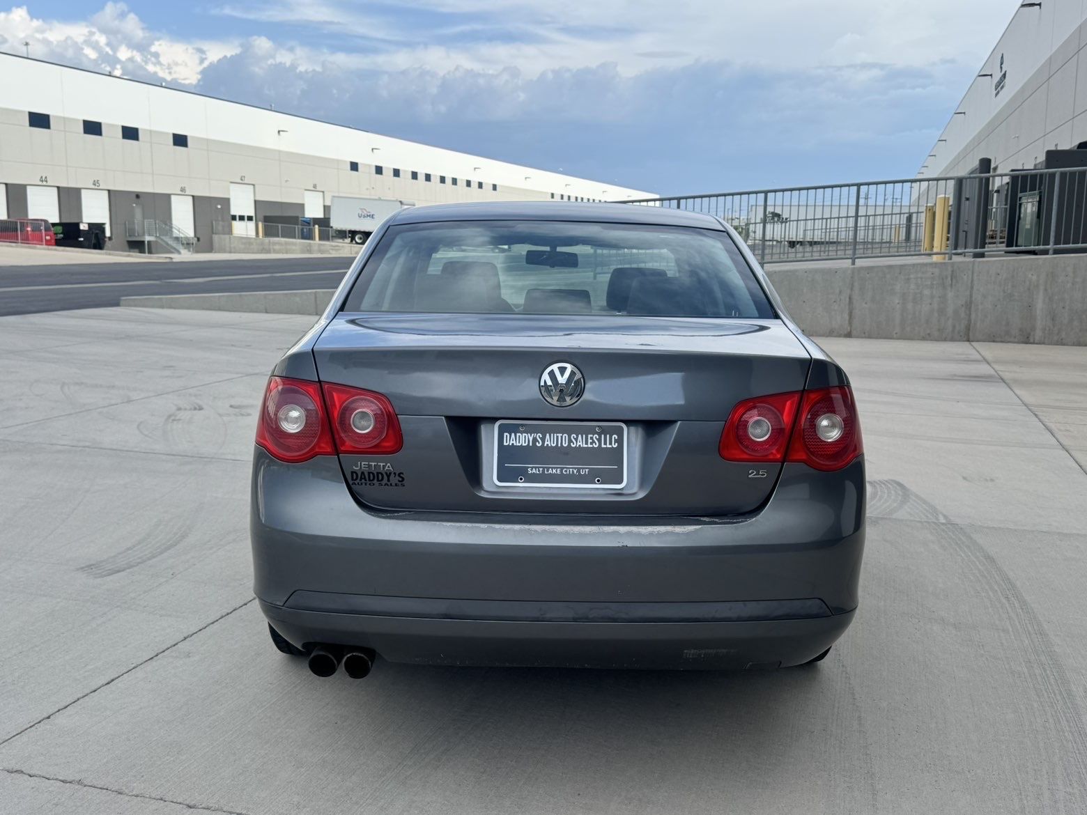 Main image 4