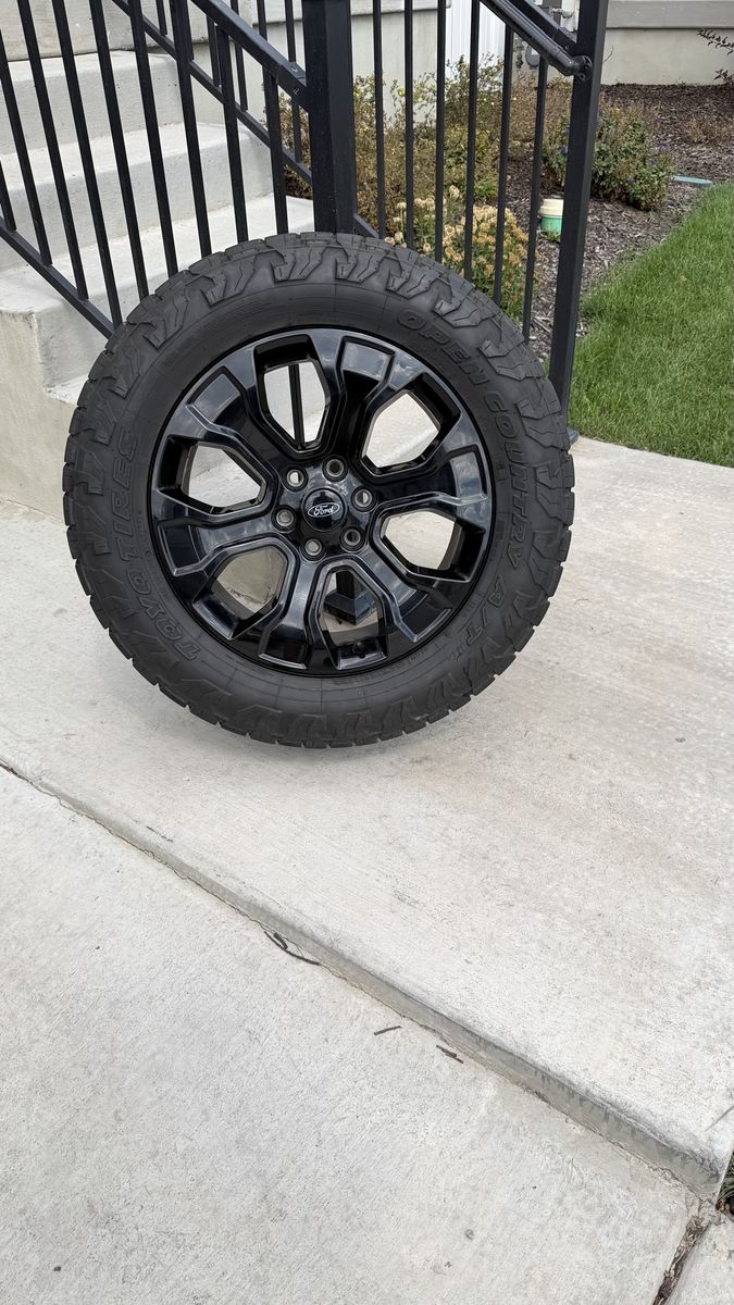 Ford F150 Expedition Rims and Tires 275/60R20 Toyo AT3