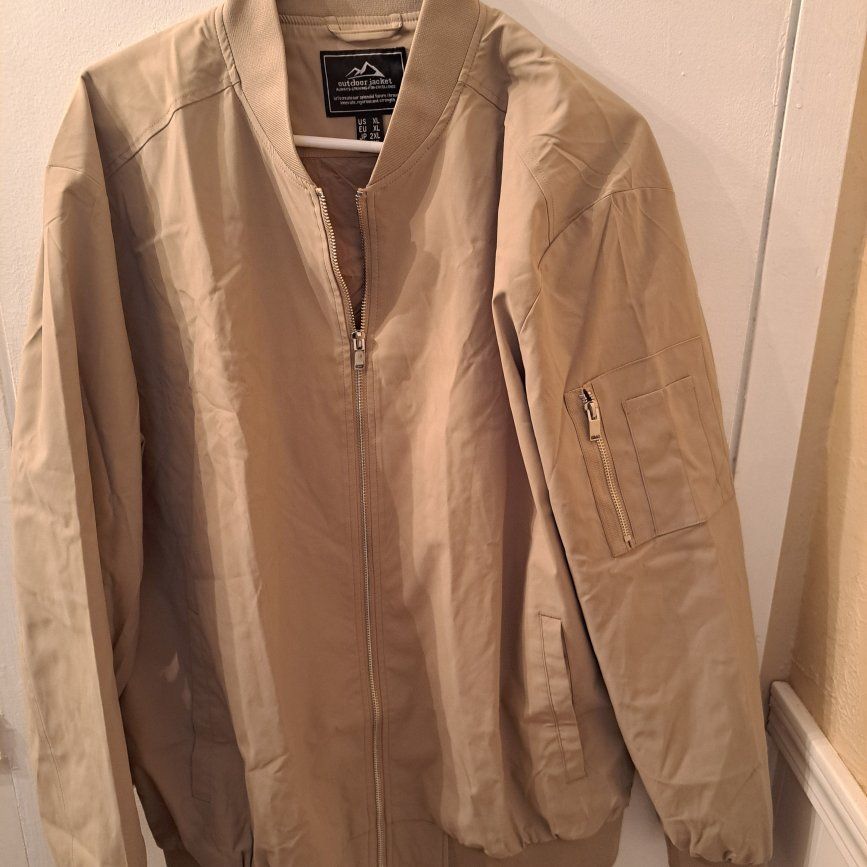 Mens light weight jacket